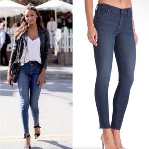 NEW MOTHER REVOLVE THE CHARMER IN GIFT WRAPPED JEANS 25